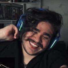 TUTUGUIT4RR1ST4's profile picture. "Vai buscar ele, Joui, vai buscar o nosso irmão"