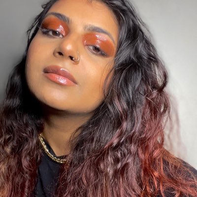 sensibitch's profile picture. i am the heart of the burning sun ☀️