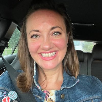 AliBabbleon's profile picture. shanty singer and maker of mirth, bringer of joy and funshine ☀️ 1/6 of the Silver Darlings 🎶 🧜‍♀️