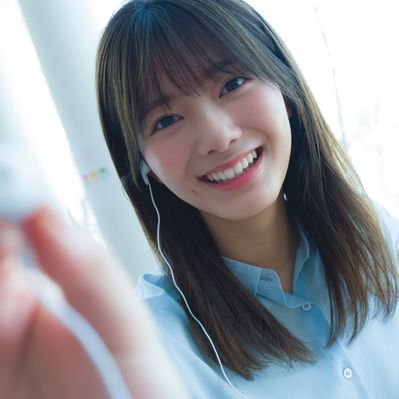 櫻坂46 田村保乃1st写真集『一歩目』【公式】2021年8月17日に発売しま