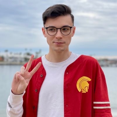 Former Student and Research Assistant @USCPOIR | opinions are my own | a retweet is not always an endorsement