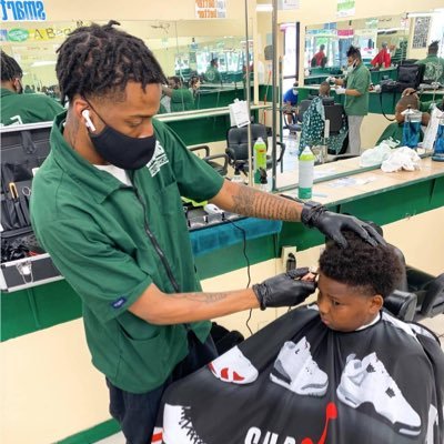 10$ quality certain cuts for boys/men/women. Help me help you help me. Shop employee @ Razorline Barbershop and mobile too. 💈
