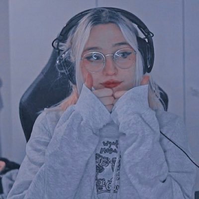 TIREDTWT MCYTTWT #girlboss 💕she/her ♌️ -minor- || you are loved ||