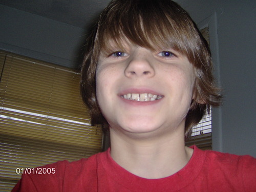 titleholder1's profile picture. not relly alive,but not dead.