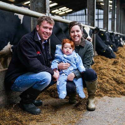Dairy farming in North Devon. Part time Vet Tech, and Mum to Charlie and Alfie.