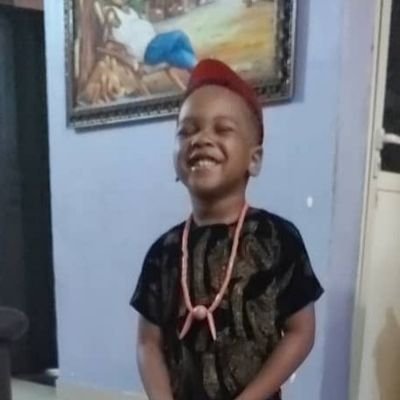 aamechi's profile picture. Ana mbala. Oganiru asụsụ Ịgbo. Nwoke jị ụnọ.