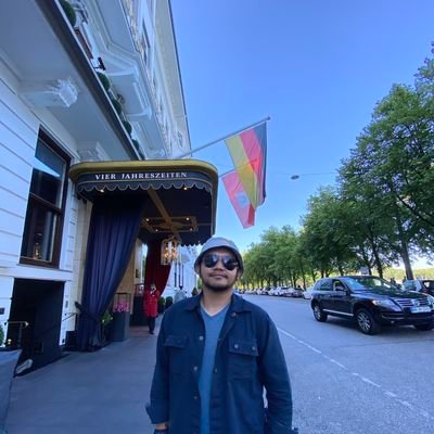 Software Eng. @smkn1cmh37
Mechatronics & Automation
Polman Bdg (PMS-ITB) - MOx24 '13
Engineering Physics LJ ITS
Geek | Maker | SciTech Enthusiast
🇩🇰🇸🇪🇩🇪