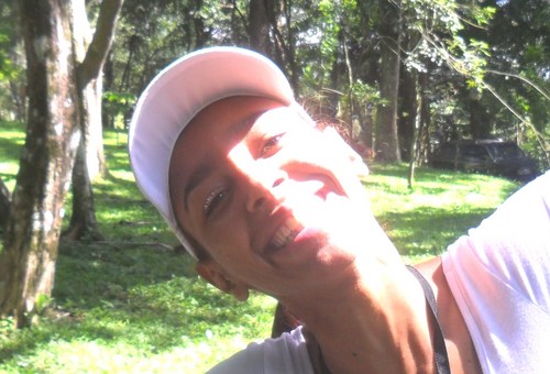 Em um relacionamento sério com o amor da minha vida; Amo arte, música, moda, arquitetura...