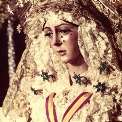 Cofrade y MACARENO por la gracia de Dios . Mostachonero y devoto de La Consolacion. Sevillista con los años y enamorado de la ciudad más bonita SEVILLA