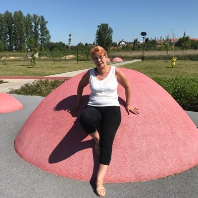 Piros96623313's profile picture. 