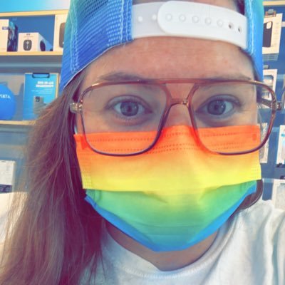 Assistant Store Manager at AT&T. Lover of all things Dinosaur. Born & Raised in Hawaii. All opinions are my own.