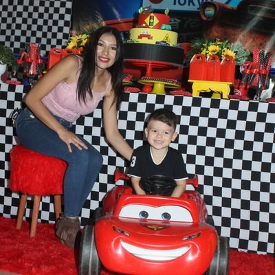 dianitamar23's profile picture. Teniéndote, no puedo pedir nada más❤
FB: Dianita Martínez
IG: Dianita_martinez20