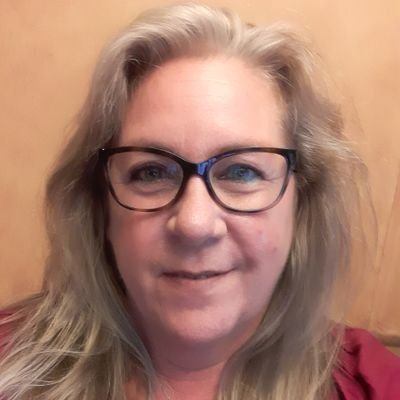 Artist👩🏼🎨 Loves🥰 Boxers🐾 Try to be a good Christian🙏 but this mouth🙄 Long Islander🗽at heart⚓🧜♀️. Conservative🇺🇲2nd Amendment💯% 🚔I got your six🚔