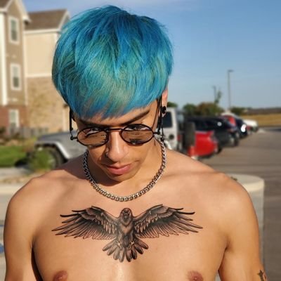 Follow my life ➡️ https://t.co/vaXXHj6rGl
skate, make music and memories, explore this earth and love your friends