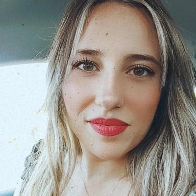 Maca9796's profile picture. 26 veranos.
~'Superarse a uno mismo es un beso con lengua al amor propio'~
 VI ∞ XXII.