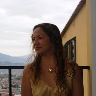 _sugarbrown_'s profile picture. El día que me calle me salen subtítulos. Estar bien conmigo misma es mi prioridad. Nuestros recuerdos nos hacen quienes somos.