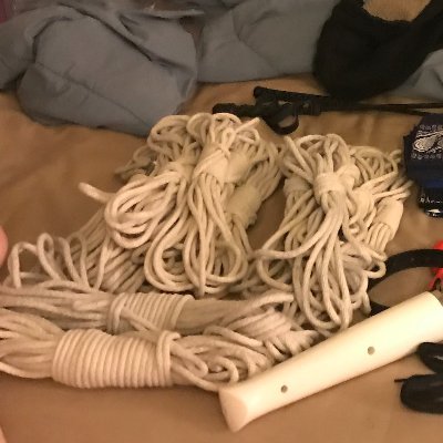I'm just a guy who likes to make friends and tie them up. Don't call me master. My content is not yours to post.