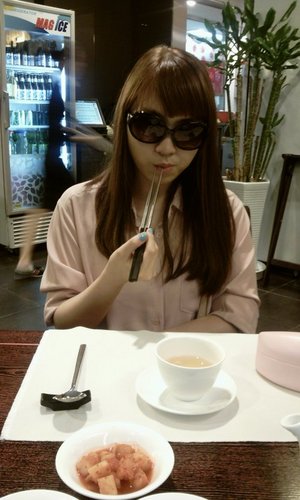 redchyoty's profile picture. 나는 아직 어리고 많이 흔들리지만 그래도 내가 하고싶은대로 내 생각대로 살고싶어/삼투압같은여자입니다 빠져보세요