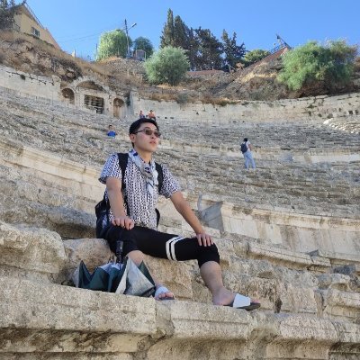 garvinchen2's profile picture. Meta AI research scientist (love multimodal learning)
