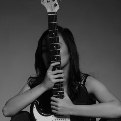nadilawantari_'s profile picture. Memeluk Luka is out now ---------------------------------------- Business: +62 85819938623