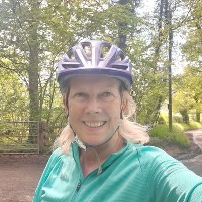 Lockdown cyclist. Reading Cycle Campaign volunteer. Virtual Pub Quiz addict. UK and Canadian citizen. EU lover. Staying in my Bubble.