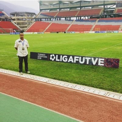 Periodista ⚽
CNP 22.546 📰
LigaFUTVE 🇻🇪
Fútbol internacional 🗺️
Radio @TDF975 🎙️
Redacción 🖥️
RRSS 📱