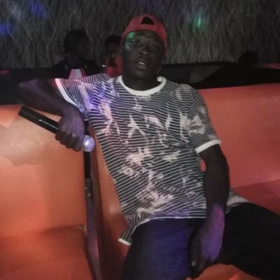 Né le 13 avril 1997 à Kolia dans un village au nord de la Côte d'Ivoire Koné Kalina Bakary Koné alias RO-RO mon nom d'artiste est un artiste chanteur rapeur.