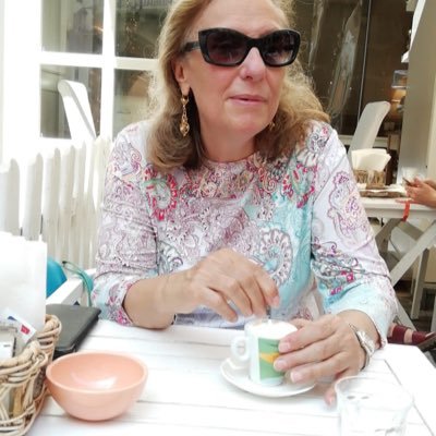 DestroAnnamaria's profile picture. Be as you are