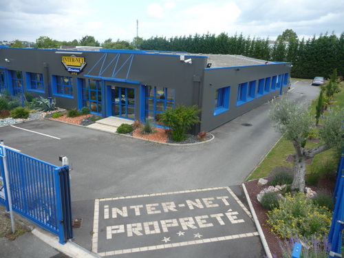 Entreprise de nettoyage sur Rennes 35 en Ile et vilaine.
Services aux particuliers
Services aux professionnels. 
Aménagement de plantes