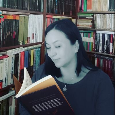 Bookstagrammer | Co creadora del club de lectura El Cuervo | Leo y reseño en mi cuenta de Instagram: https://t.co/f0whPfHlV3