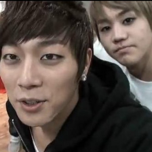 DooSeobBiased's profile picture. 두준 • 요섭