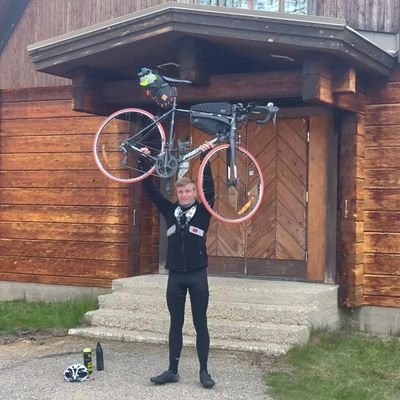 Retired top-500 Overwatch player, nowaydays I cycle and do other stupid stuf.