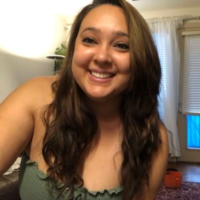 HeartDrea2's profile picture. 🇵🇷 UF & UCF Alumna 🐊🖤💛 ΖΦΒ 🕊💙 Social Worker 👩🏽‍💼