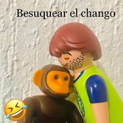 interesado en experiencias super calientes. buscando damas o parejas para pasarla bien ....soy hombre solo vouyerista..