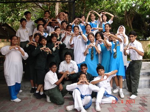 The most awesome-est class in Damansara Utama!! 3 Teratai: Class of 2012. #PMR2012