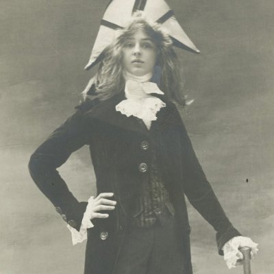 Renée Vivien - Pauline Tarn. Poétesse lesbienne. 
