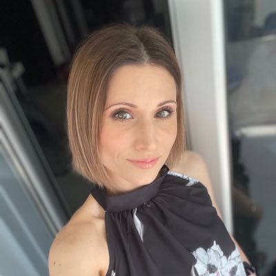 Aspiring editor, proofreader and beta reader providing a fresh and friendly perspective on your work.
#mom #blogger #CoffeeAddict ☕️ #melanomawarrior 🖤