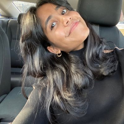 itsnotrhea's profile picture. bond girl | she/her