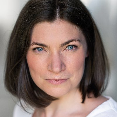 Lover of Yorkshire Tea and cake, Hull Girl and Actress  
Represented by @northerngoldpm
https://t.co/GCUqvaOPxX