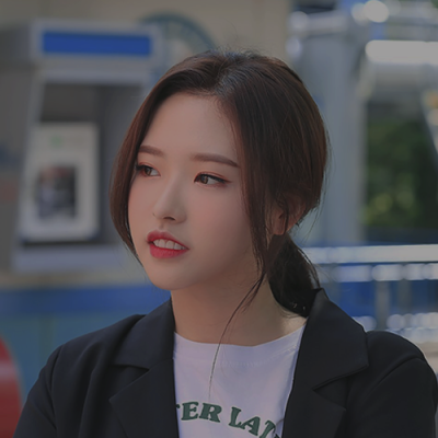 hyejoothoughts's profile picture. #올리비아혜: Owner is thinking about the Wolf of #이달의_소녀