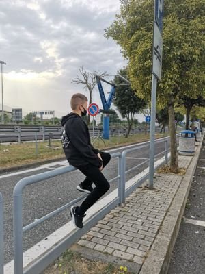 Enzo16168338's profile picture. Ytb : Nzo
Insta : the_nzo
TikTok : rien_a_f0utr3 
Vient sur mes réseaux 😜