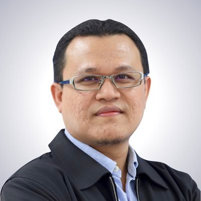 zulkola84's profile picture.  teacher https://t.co/qz0aYiekEY