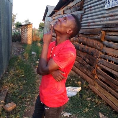 GesaErickson's profile picture. Peace , love and petiecentness