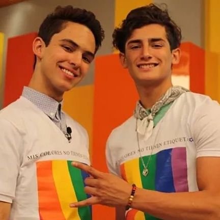 Emiliaco Stan
Si Me Dices Que Me Quieres, Sabré Que Al Final Tengo Tu Amor