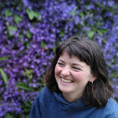Brighton-based OT
exploring addressing sex & intimacy in practice
she/her