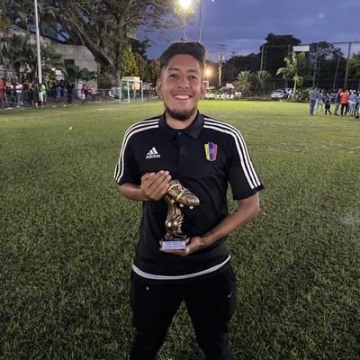 28.
Entrenador De Futbol 
Director Técnico 
Instagram: @anibalmarquez18 @enphoques 
Venezuela