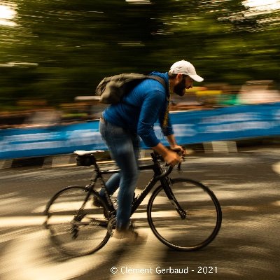 Journaliste @actufr passé par @LeTelegramme @ledauphine diplômé @ESJPRO Européen ex-breton rhône-alpin, mordu de cyclisme et, avant tout, papa.