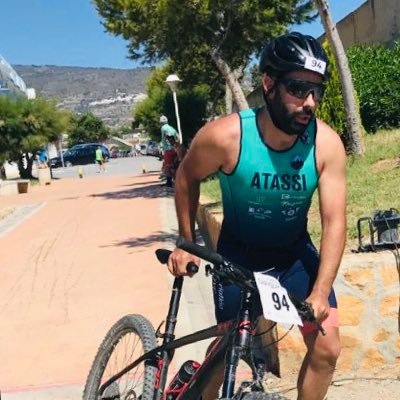 Granaíno ante todo. Amanate del deporte y la buena comida. Residente en Madrid. Técnico de Calidad