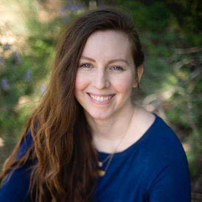 #SPFBO9 🔮 urban fantasy author • LGBTQIA+ • sunshine goblin • when Twitter 🔥, find me elsewhere @niaquinnwrites