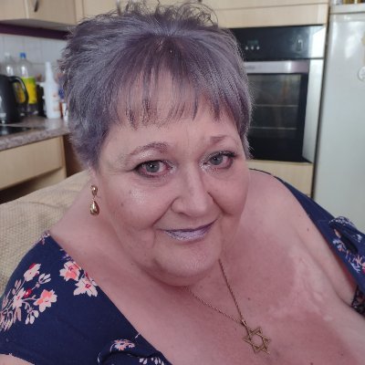 JulienneCarrot's profile picture. Mum. Wife. Jewish. Fighting Breast Cancer. Capricorn. 3 cats. Star Trek. Paranormal. Sims 4. Books. Astrology. Tarot. Rock. Supports  British Royal Family.
